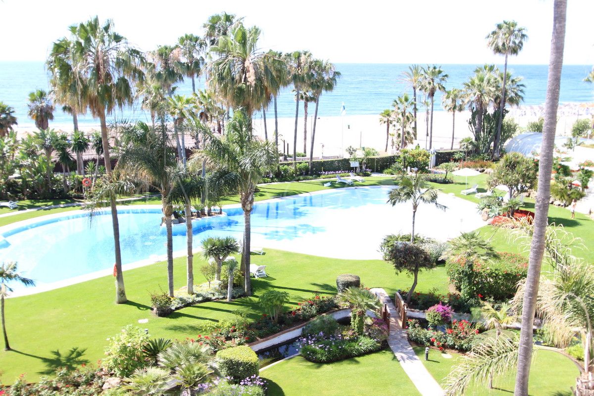 Penthouse for sale in Marbella - Puerto Banus with 3 bedrooms