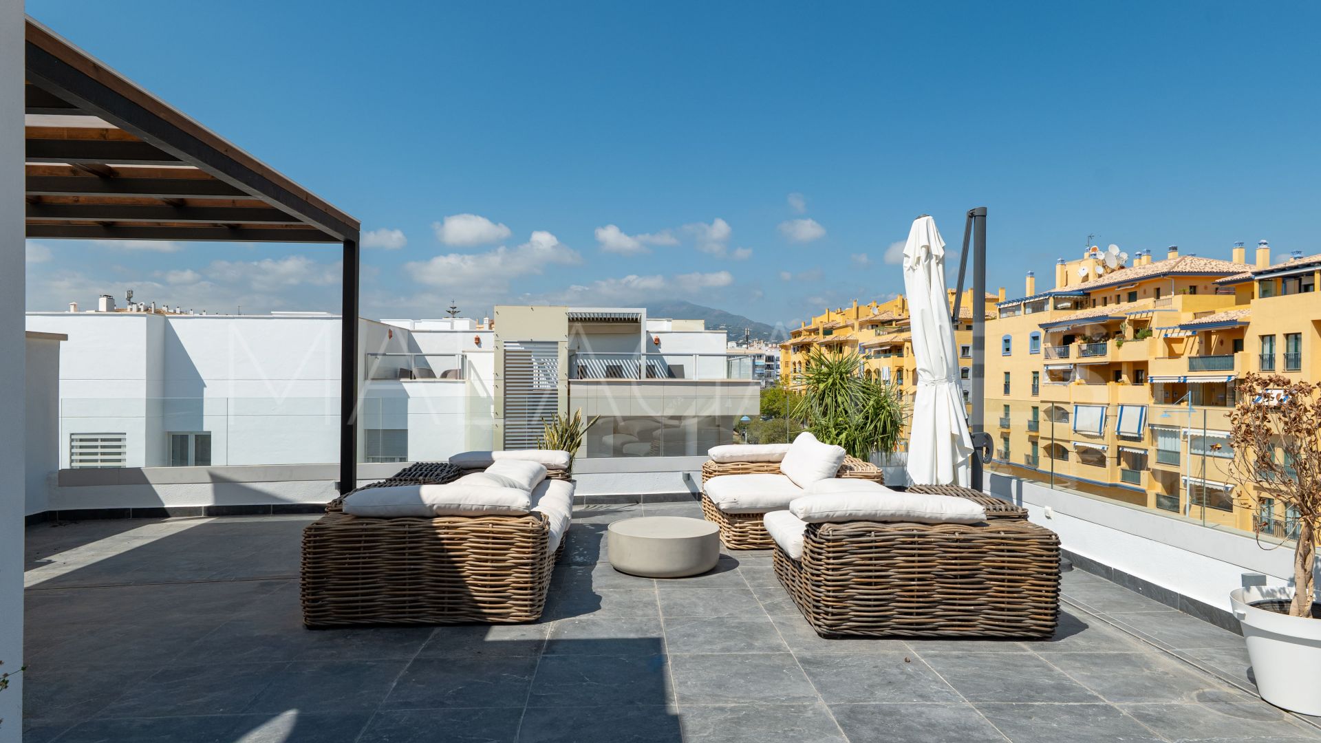 Buy Ático de 3 bedrooms in San Pedro de Alcantara