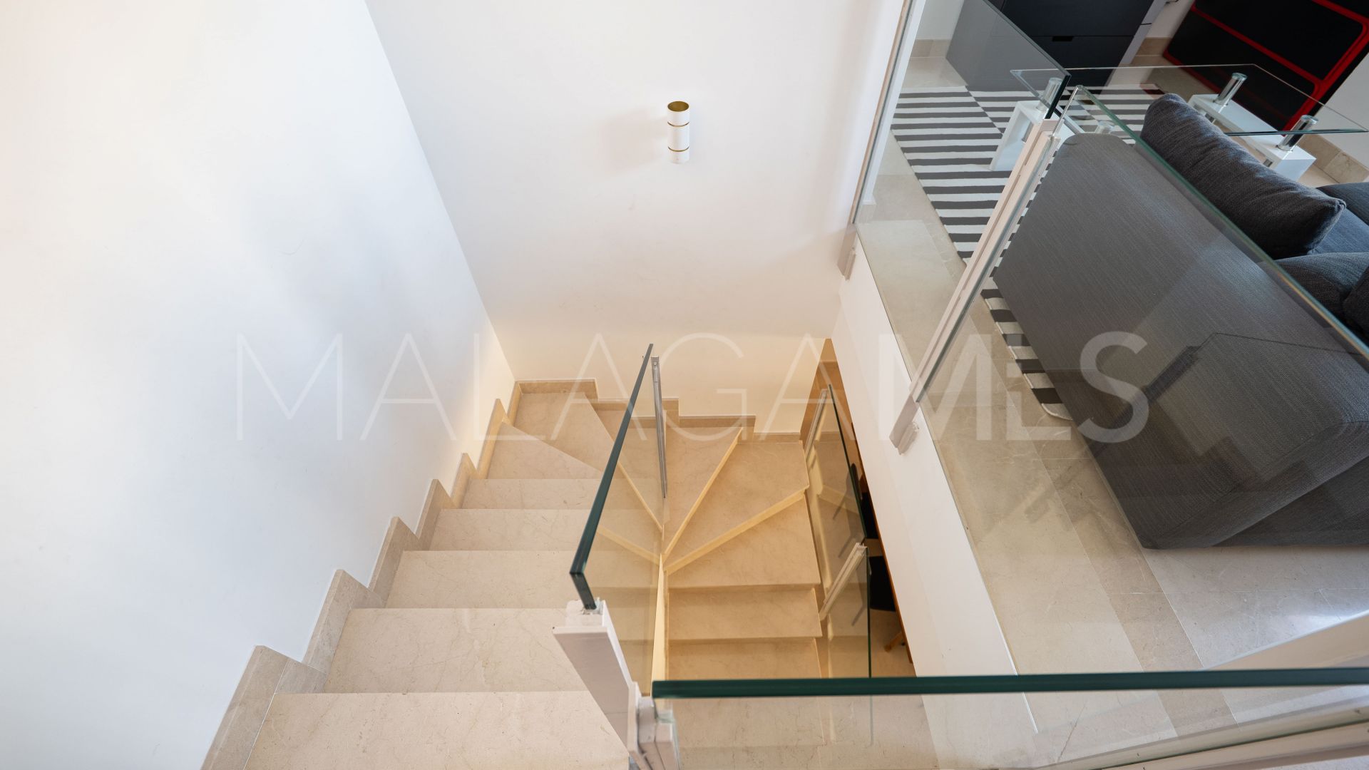 Buy Ático de 3 bedrooms in San Pedro de Alcantara