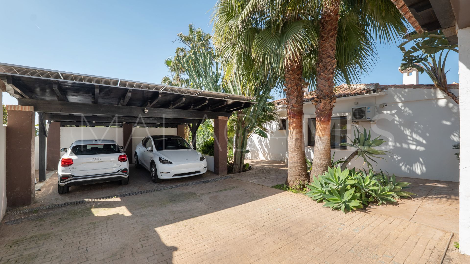 Villa for sale in Rio Real