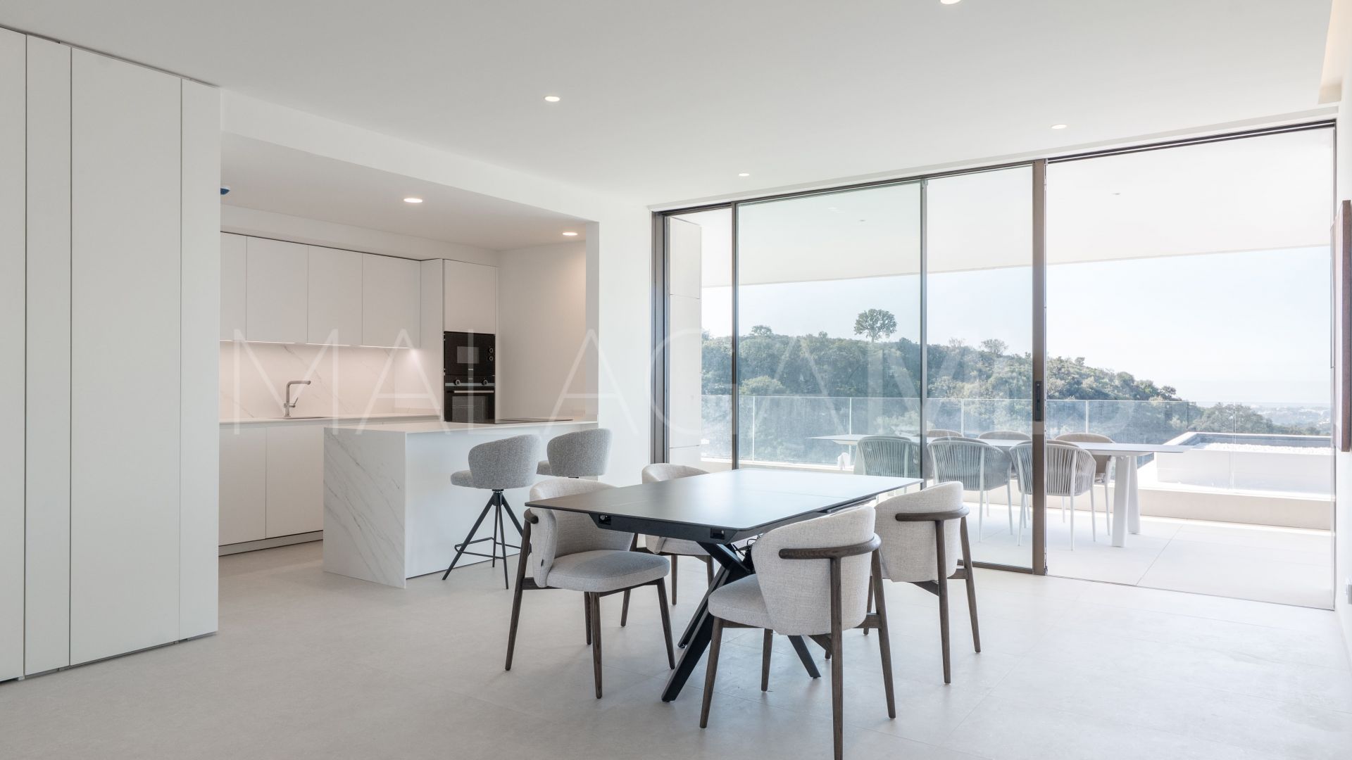 Se vende apartamento with 4 bedrooms in Real de La Quinta