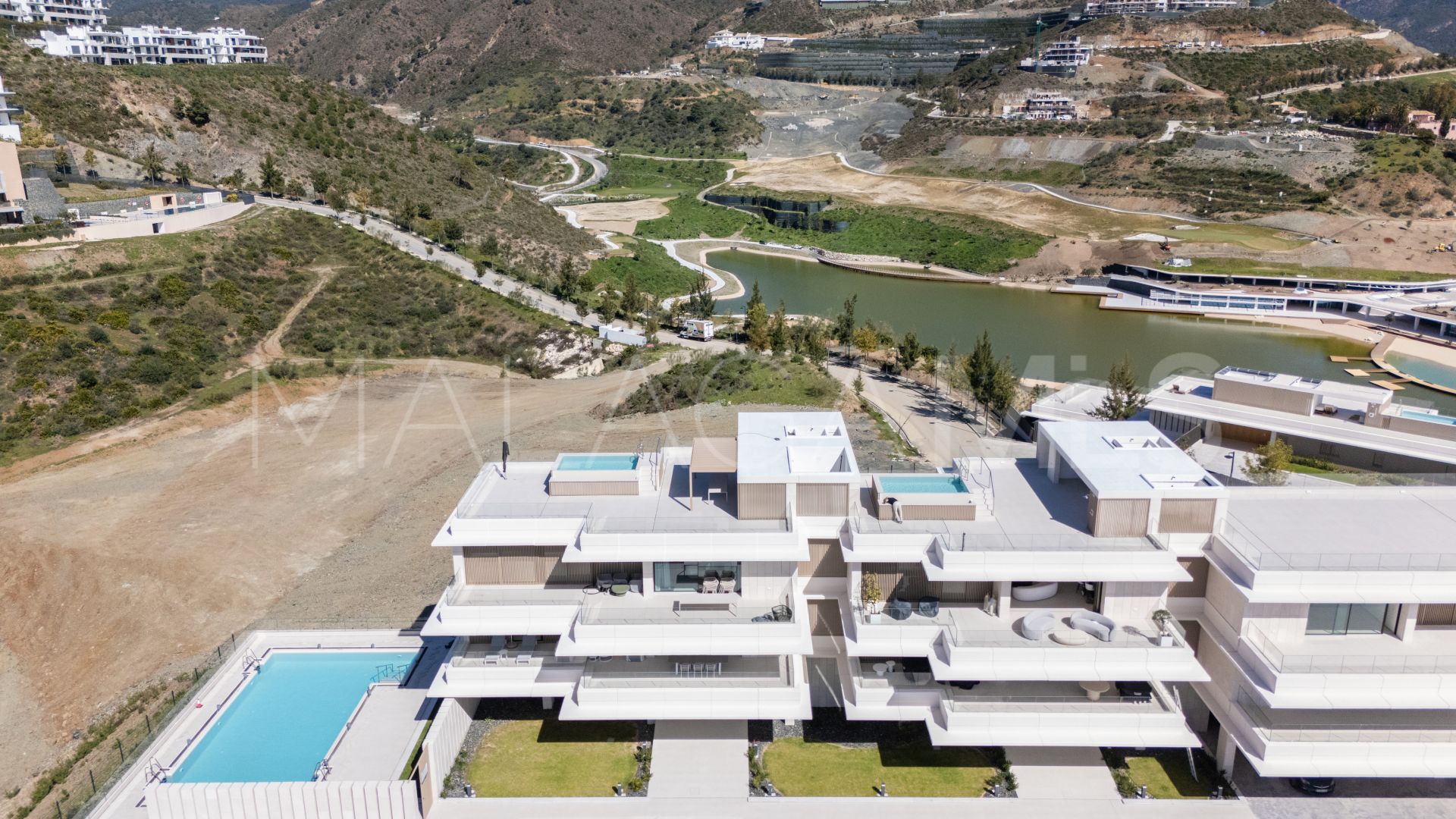 Se vende apartamento with 4 bedrooms in Real de La Quinta