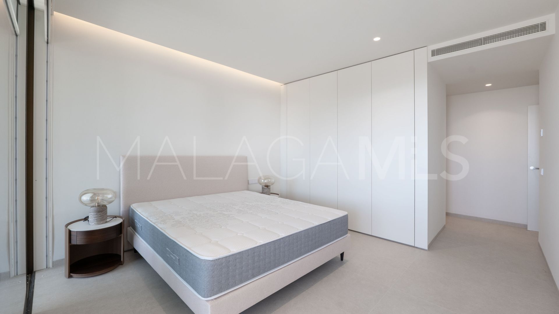 Se vende apartamento with 4 bedrooms in Real de La Quinta