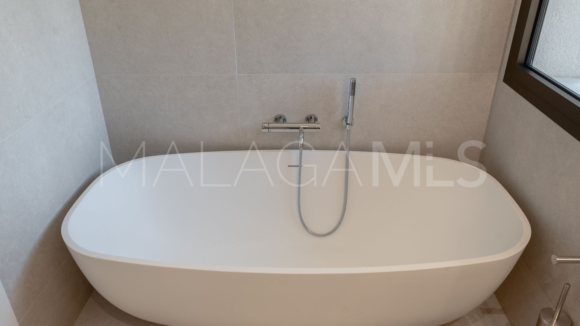 Se vende apartamento with 4 bedrooms in Real de La Quinta