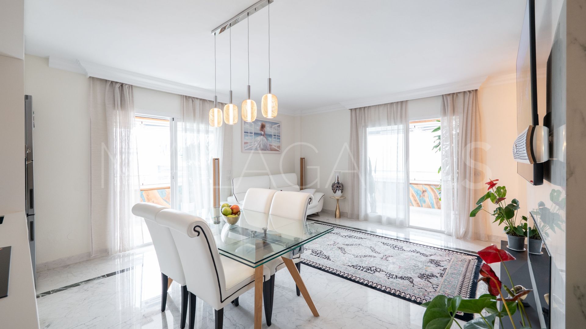 Apartamento with 2 bedrooms a la venta in Marina Banus