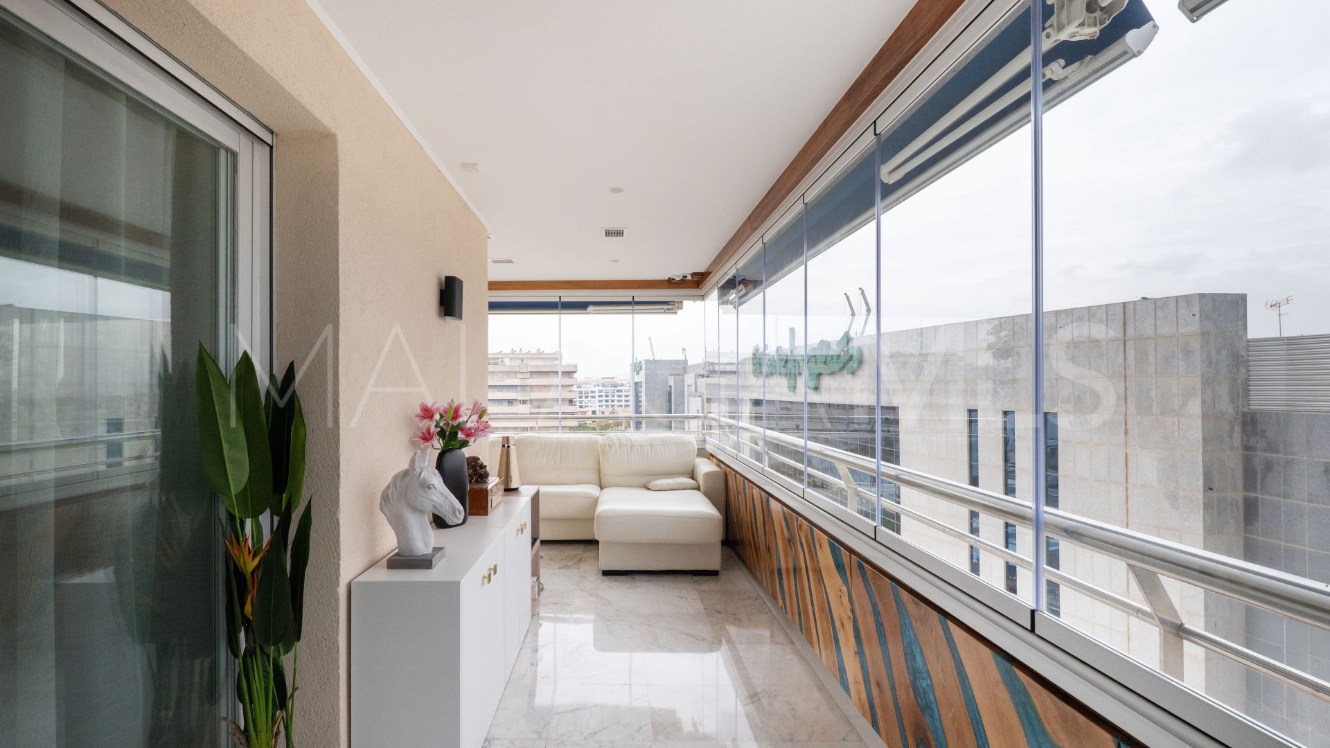 Apartamento with 2 bedrooms a la venta in Marina Banus