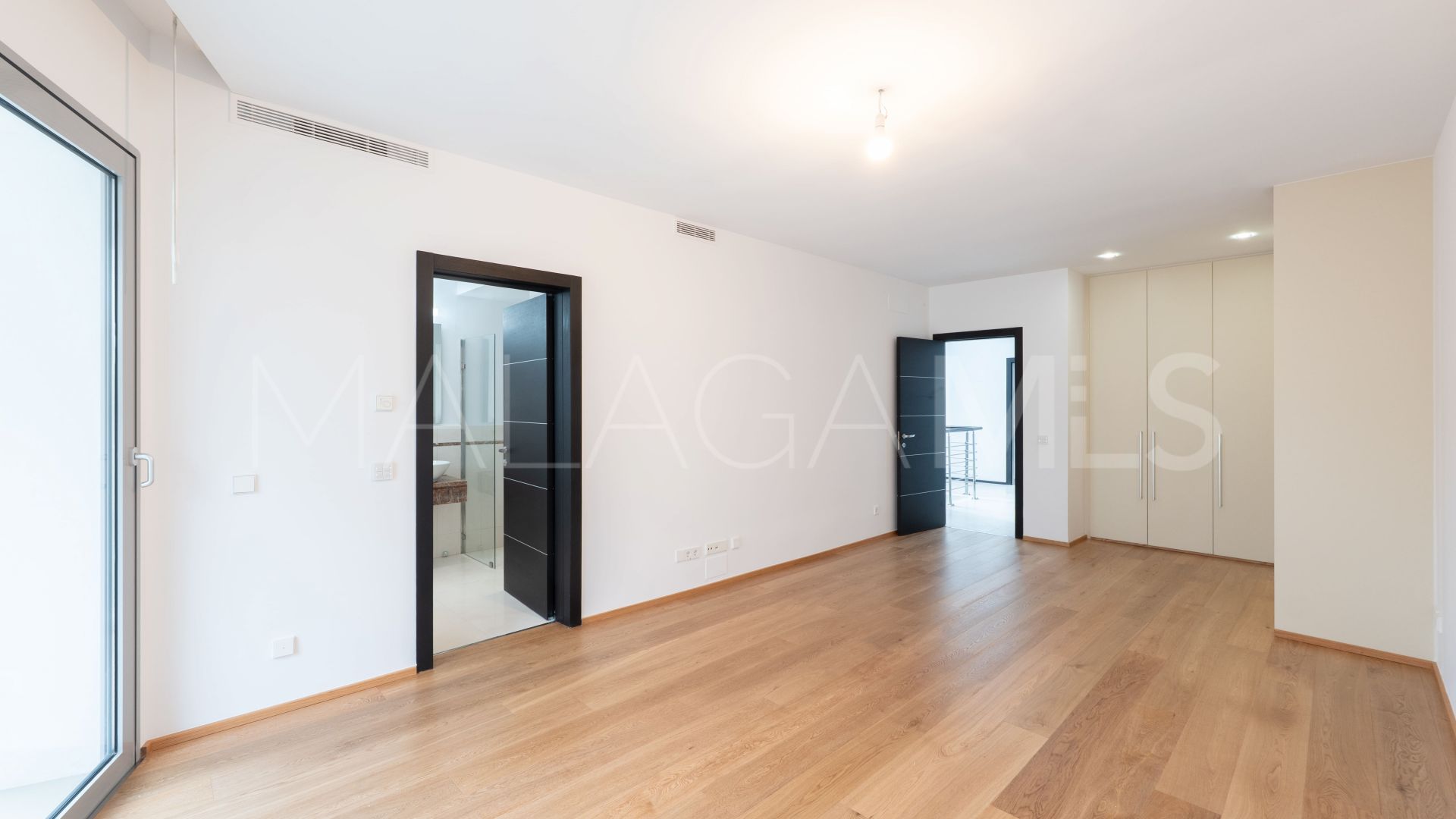 Town house for sale in Meisho Hills