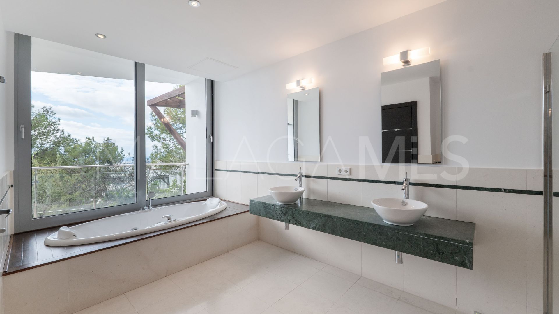 Town house for sale in Meisho Hills