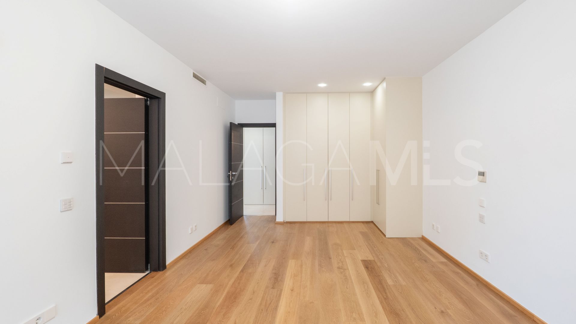 Town house for sale in Meisho Hills