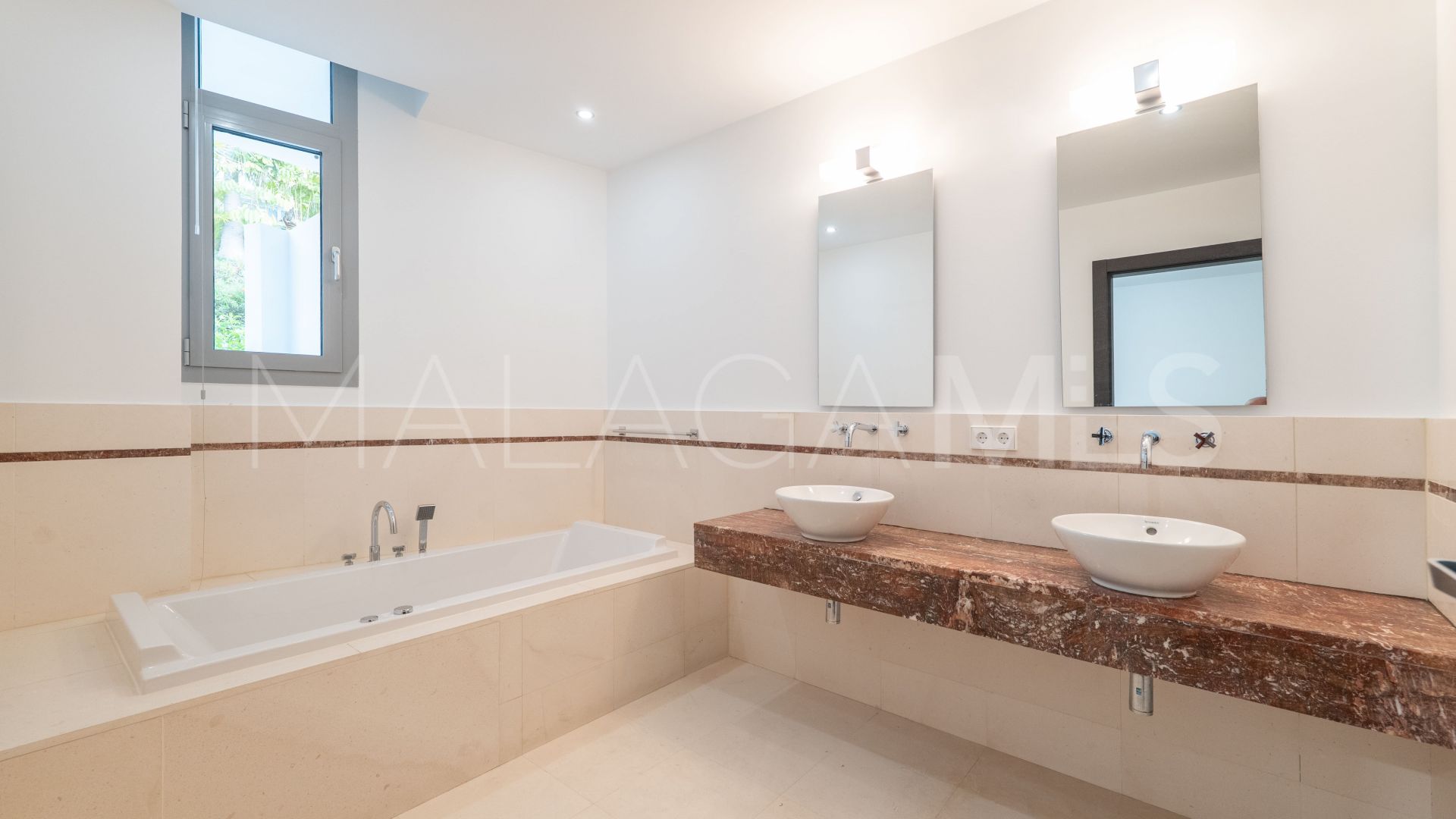 Town house for sale in Meisho Hills