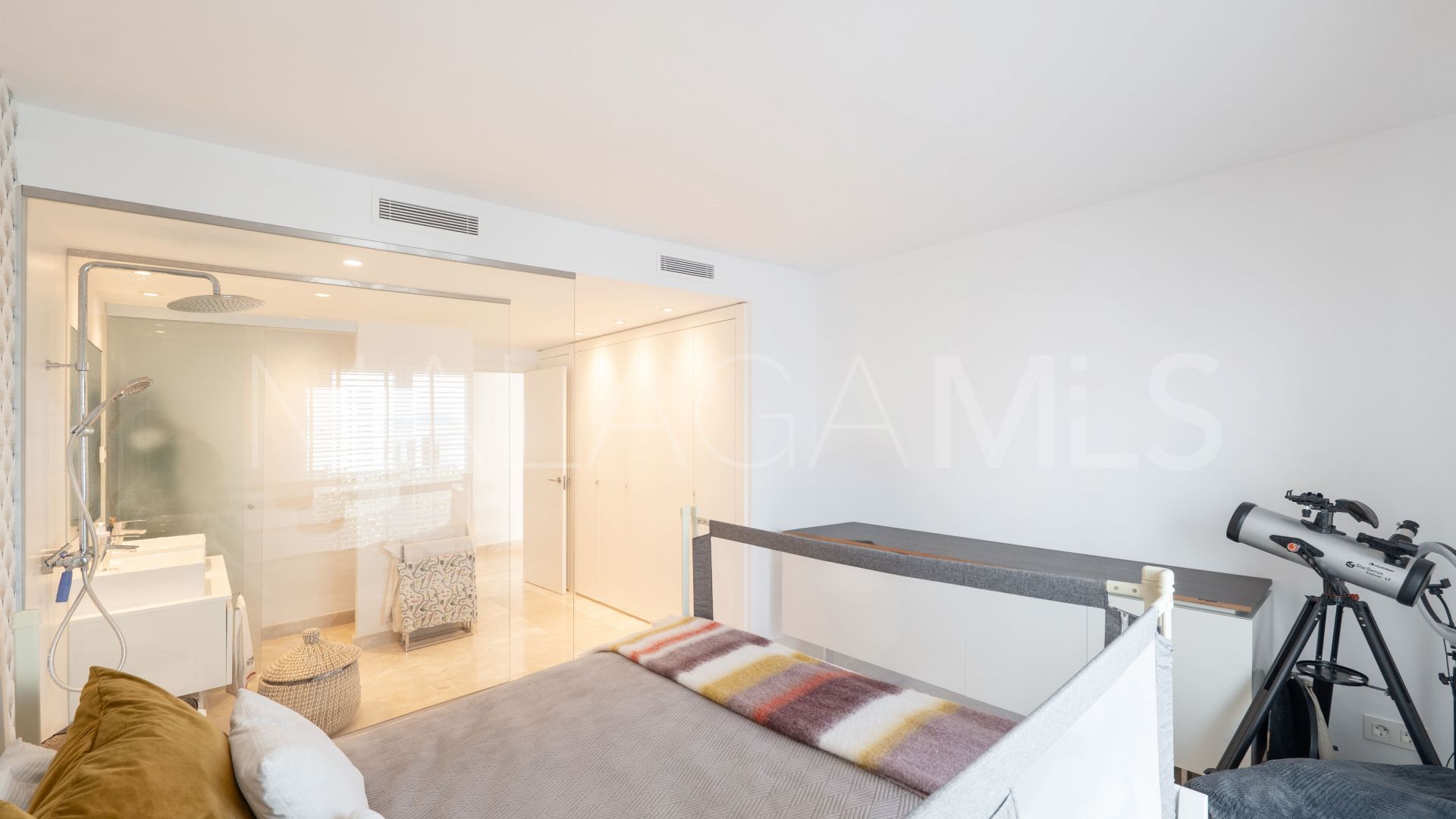 Se vende apartamento planta baja in Paraiso Pueblo de 3 bedrooms