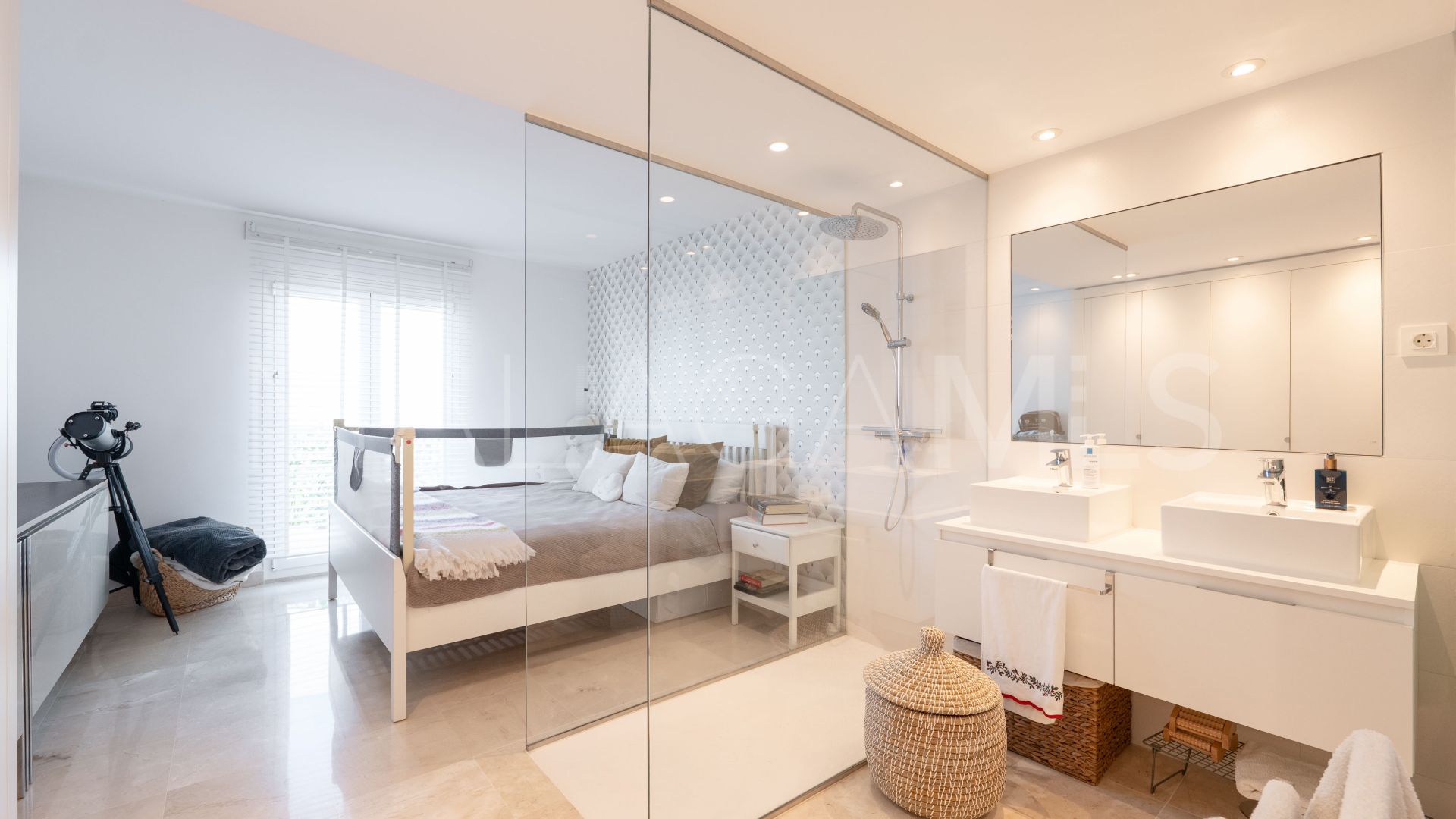 For sale ground floor apartment in Paraiso Pueblo