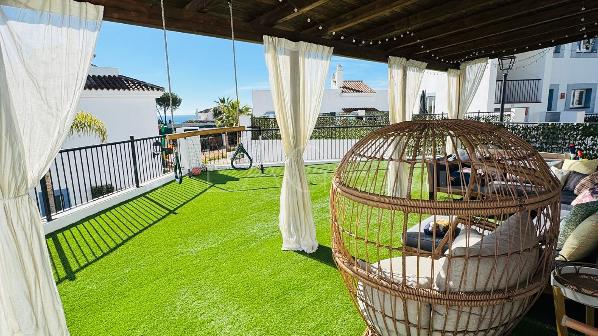 Se vende apartamento planta baja in Paraiso Pueblo de 3 bedrooms