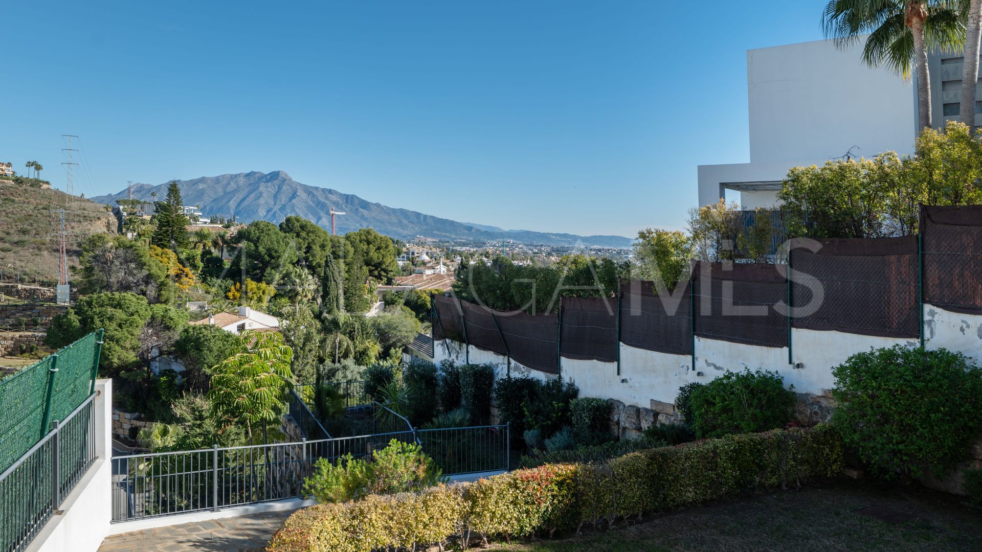 Se vende apartamento planta baja in Paraiso Pueblo de 3 bedrooms