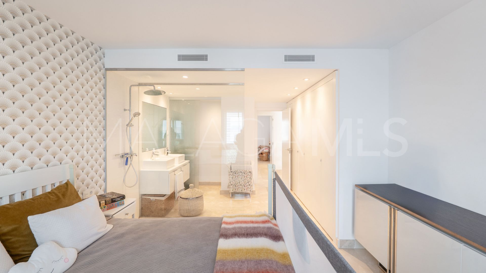 Se vende apartamento planta baja in Paraiso Pueblo de 3 bedrooms