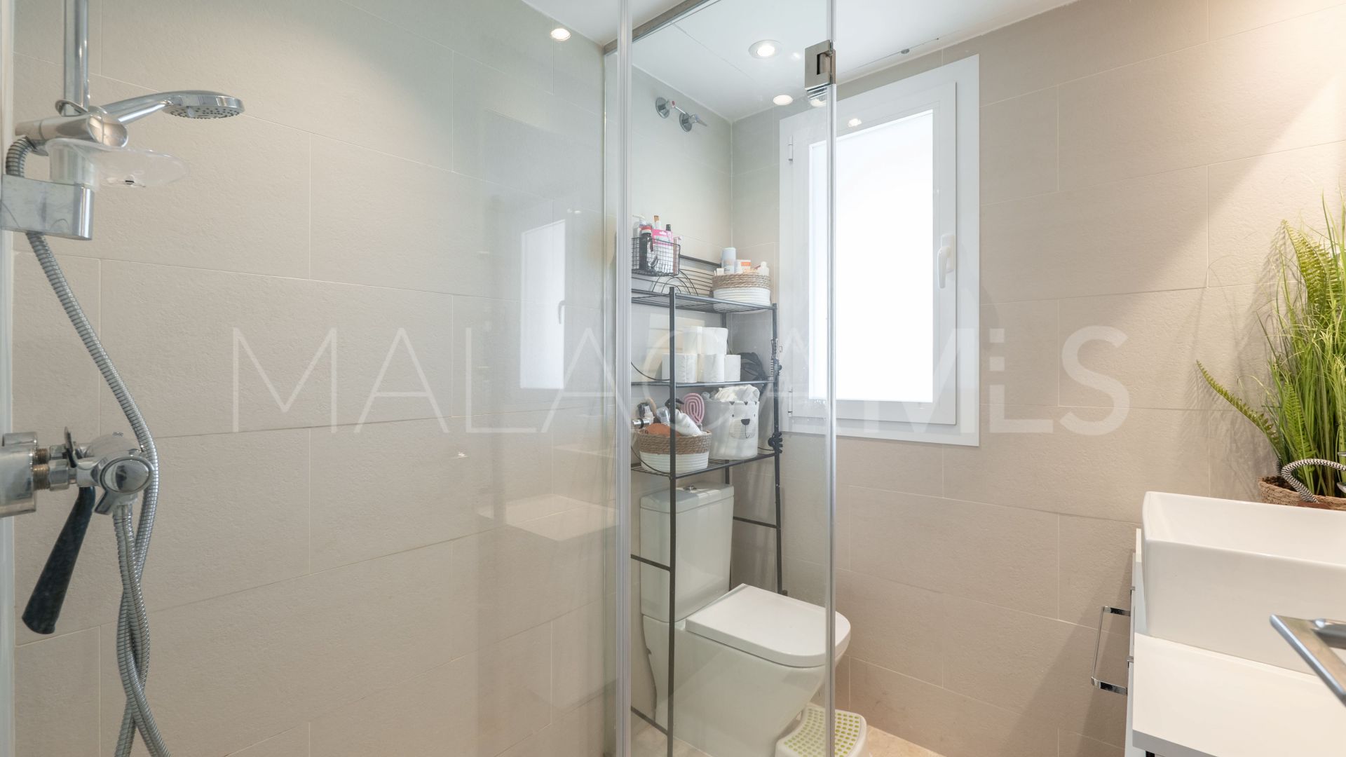 Se vende apartamento planta baja in Paraiso Pueblo de 3 bedrooms