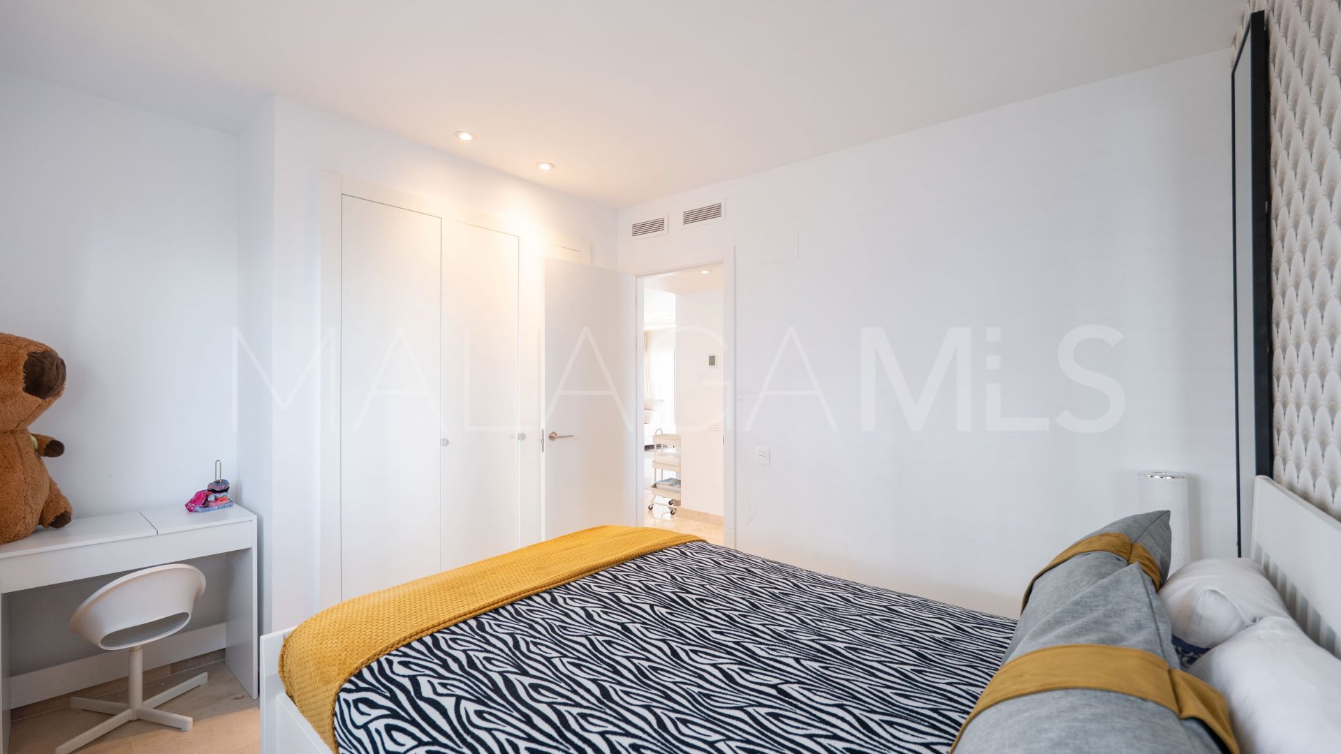 Se vende apartamento planta baja in Paraiso Pueblo de 3 bedrooms