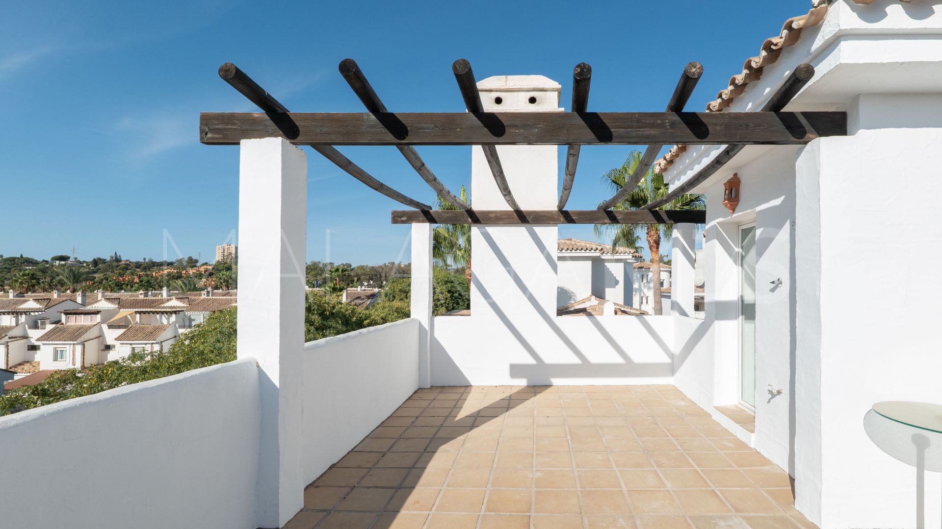 Zweistöckiges penthouse for sale in Los Naranjos de Marbella
