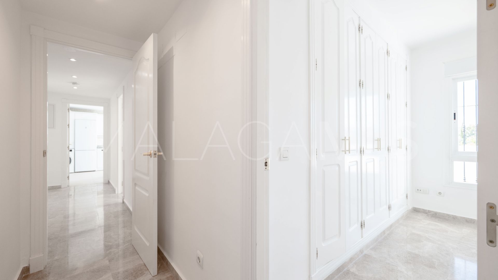 Zweistöckiges penthouse for sale in Los Naranjos de Marbella