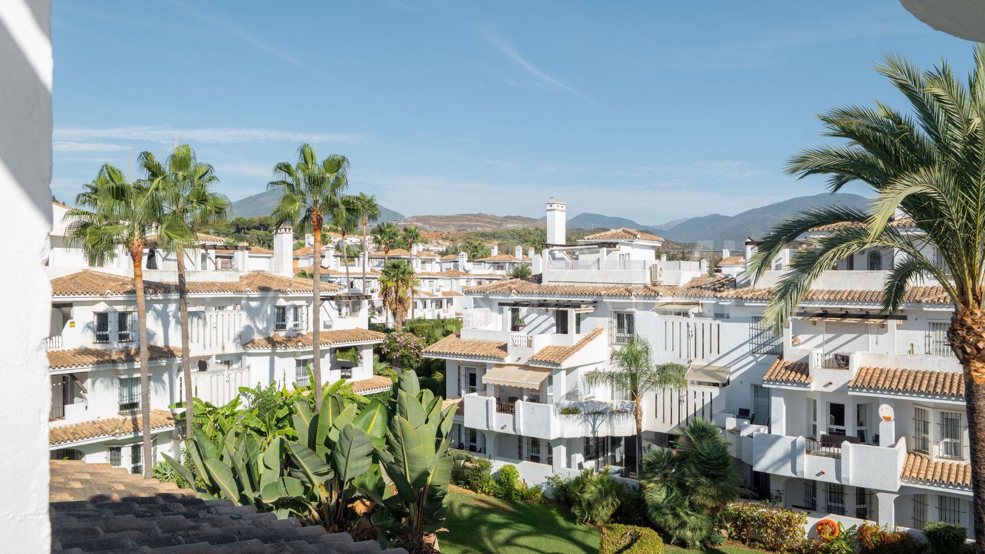 Zweistöckiges penthouse for sale in Los Naranjos de Marbella