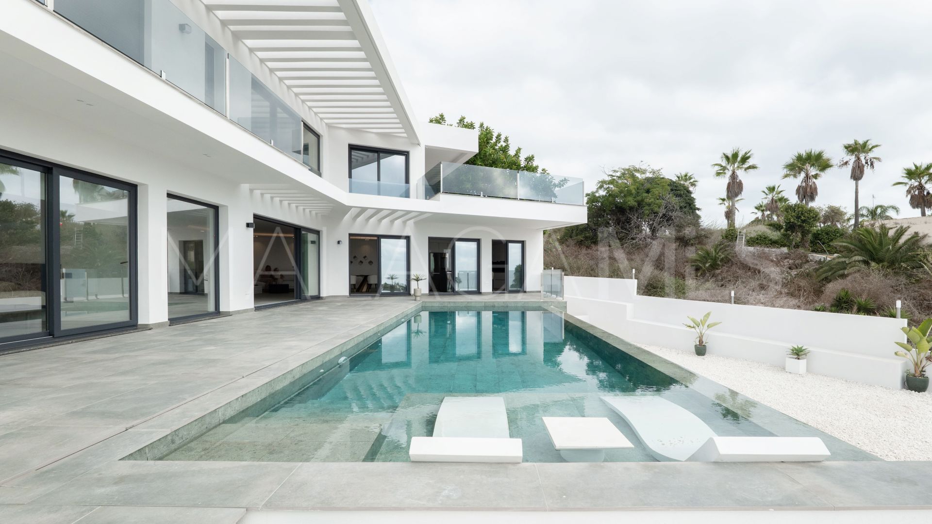 For sale Mijas Costa villa with 5 bedrooms