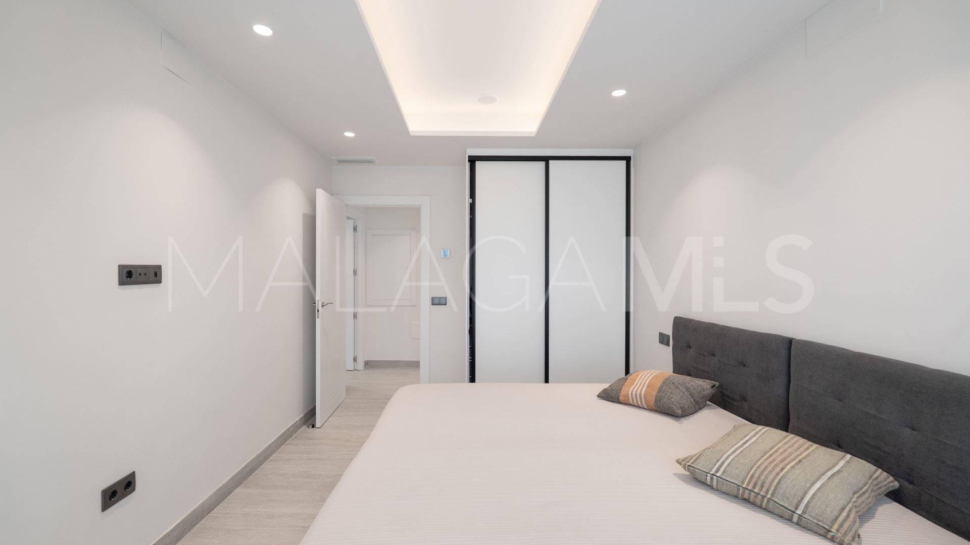 For sale Mijas Costa villa with 5 bedrooms