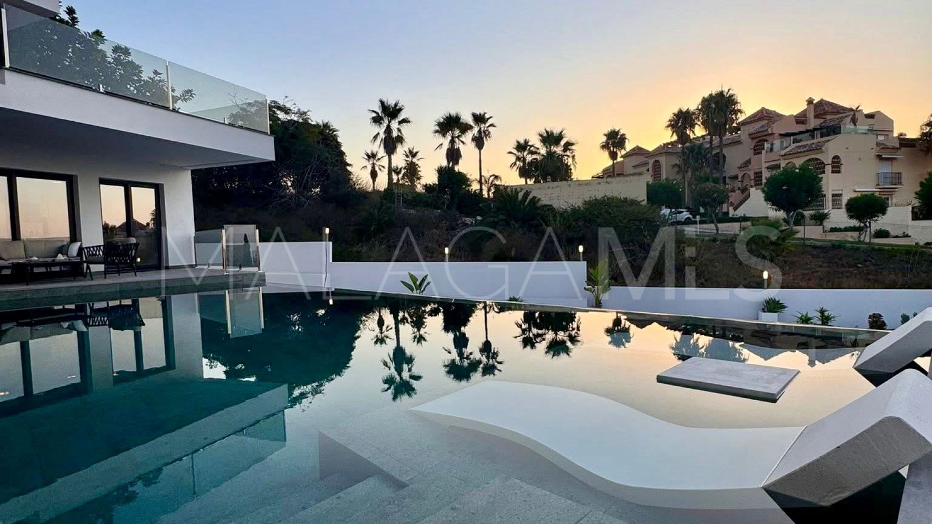 For sale Mijas Costa villa with 5 bedrooms