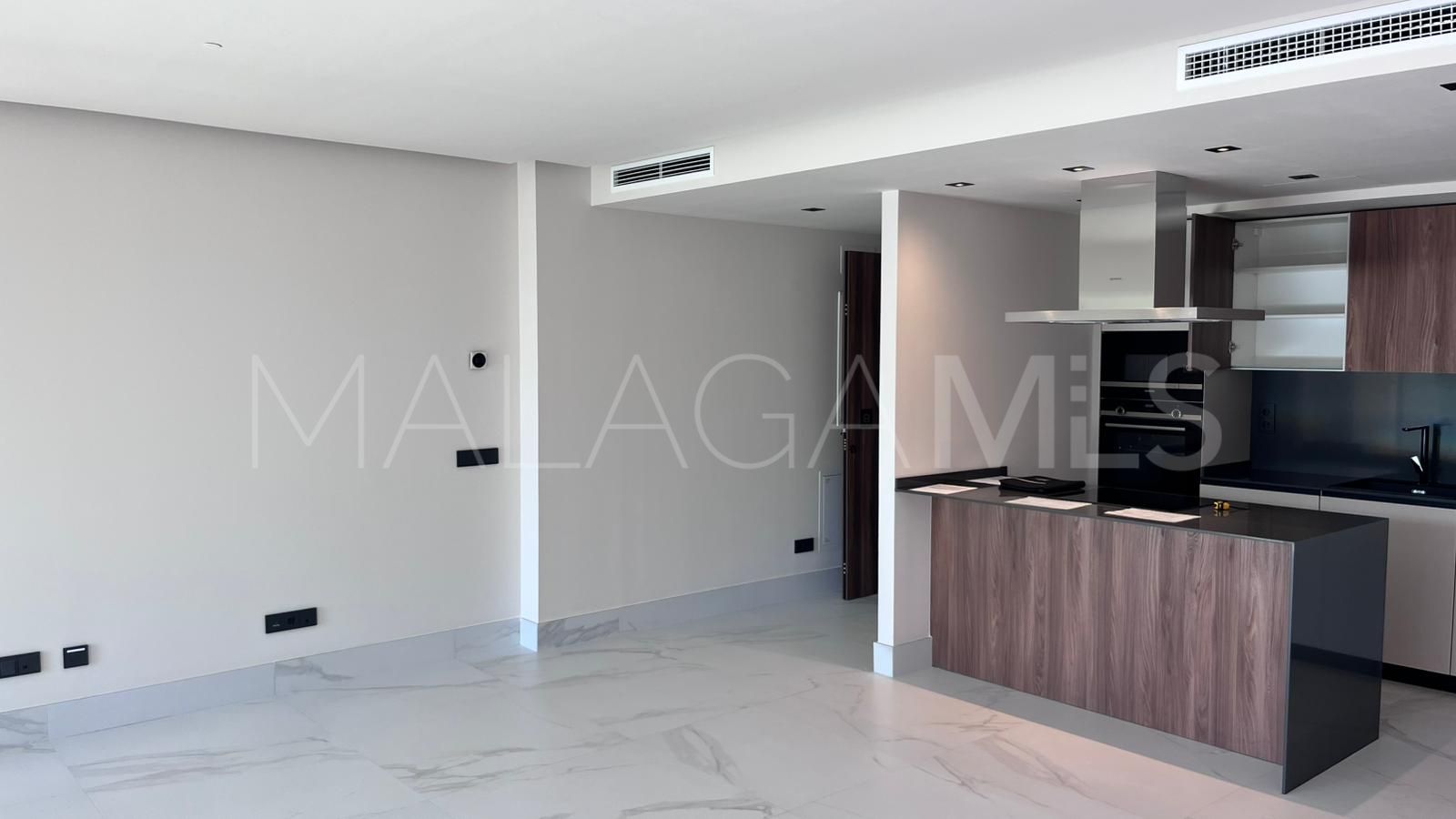 For sale apartment in San Pedro de Alcantara with 3 bedrooms