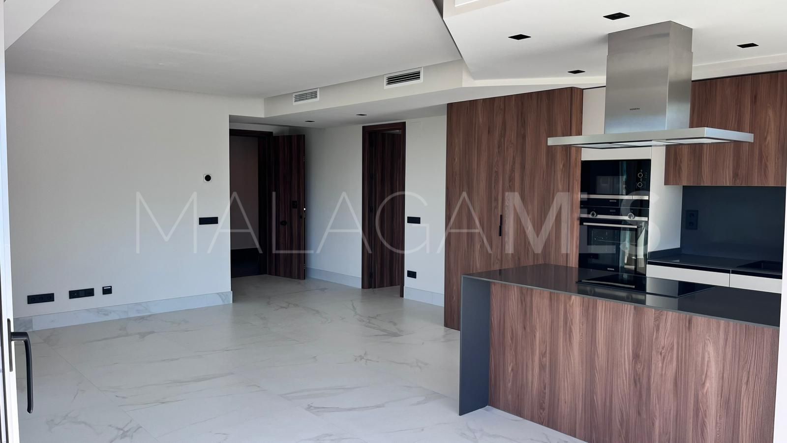 For sale apartment in San Pedro de Alcantara with 3 bedrooms