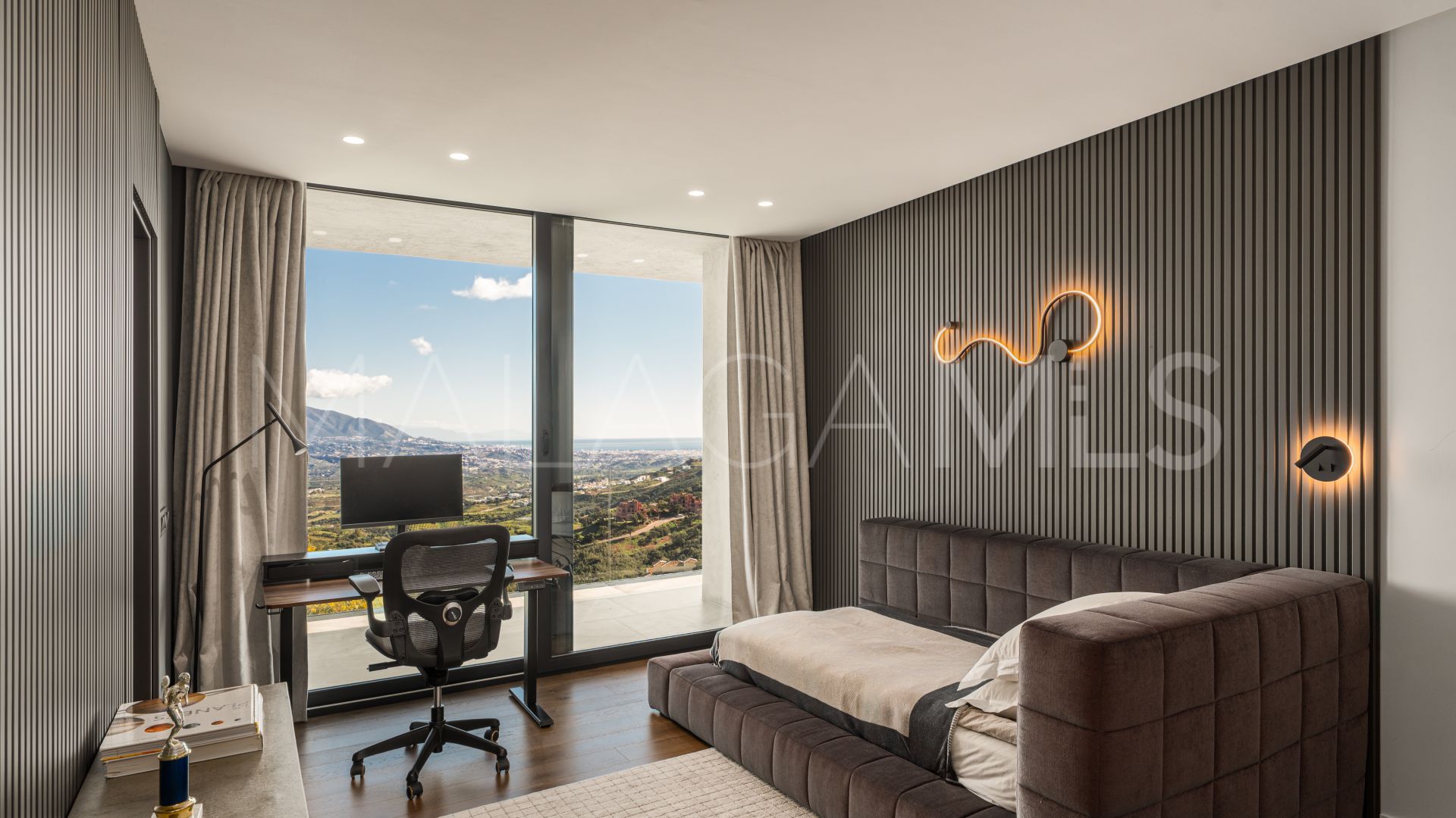 Villa for sale in La Mairena