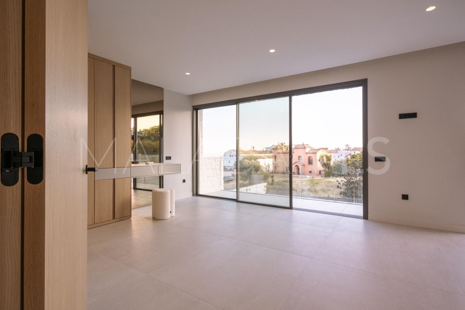 Maison for sale in Estepona Est