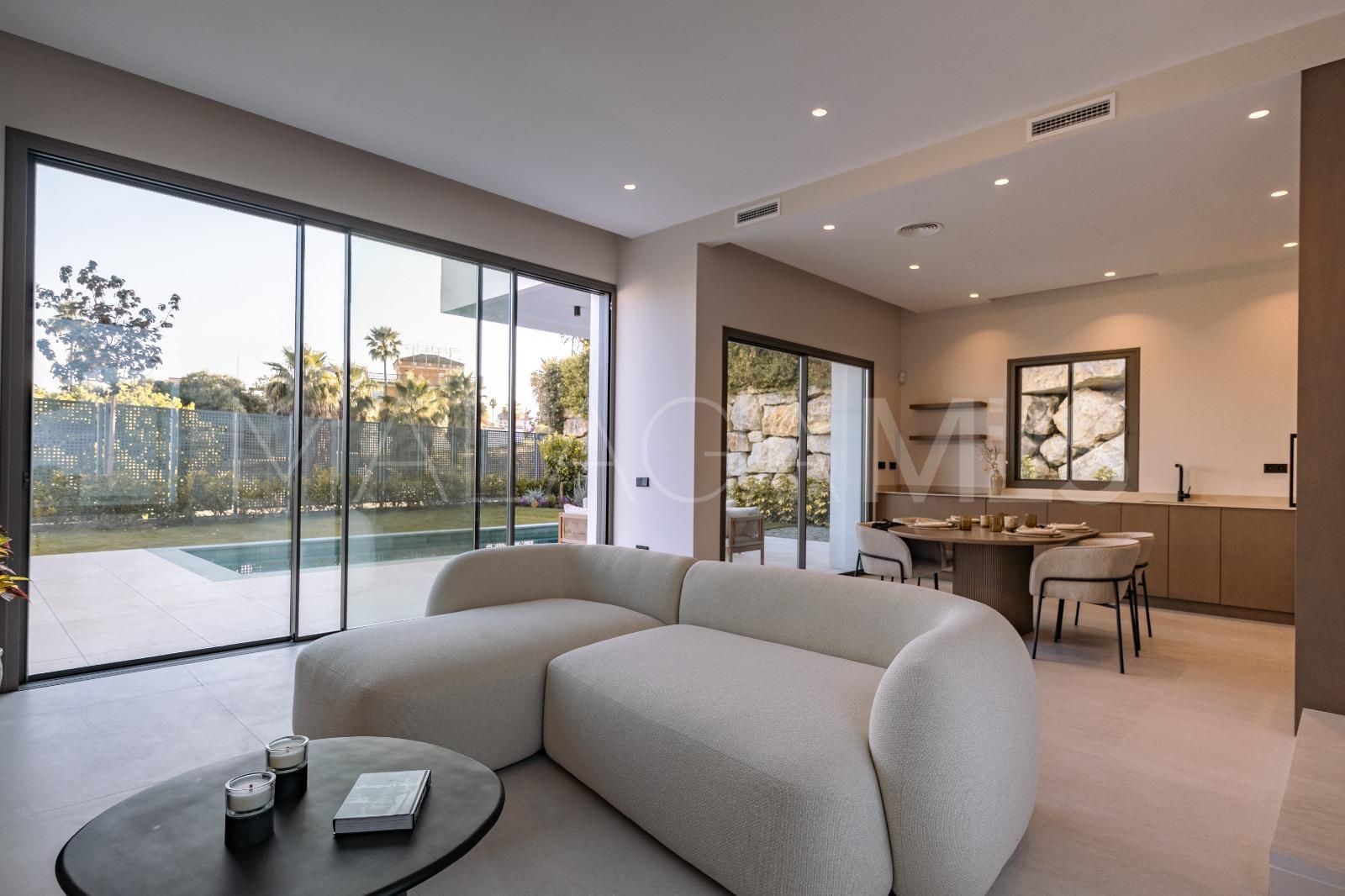 Maison for sale in Estepona Est