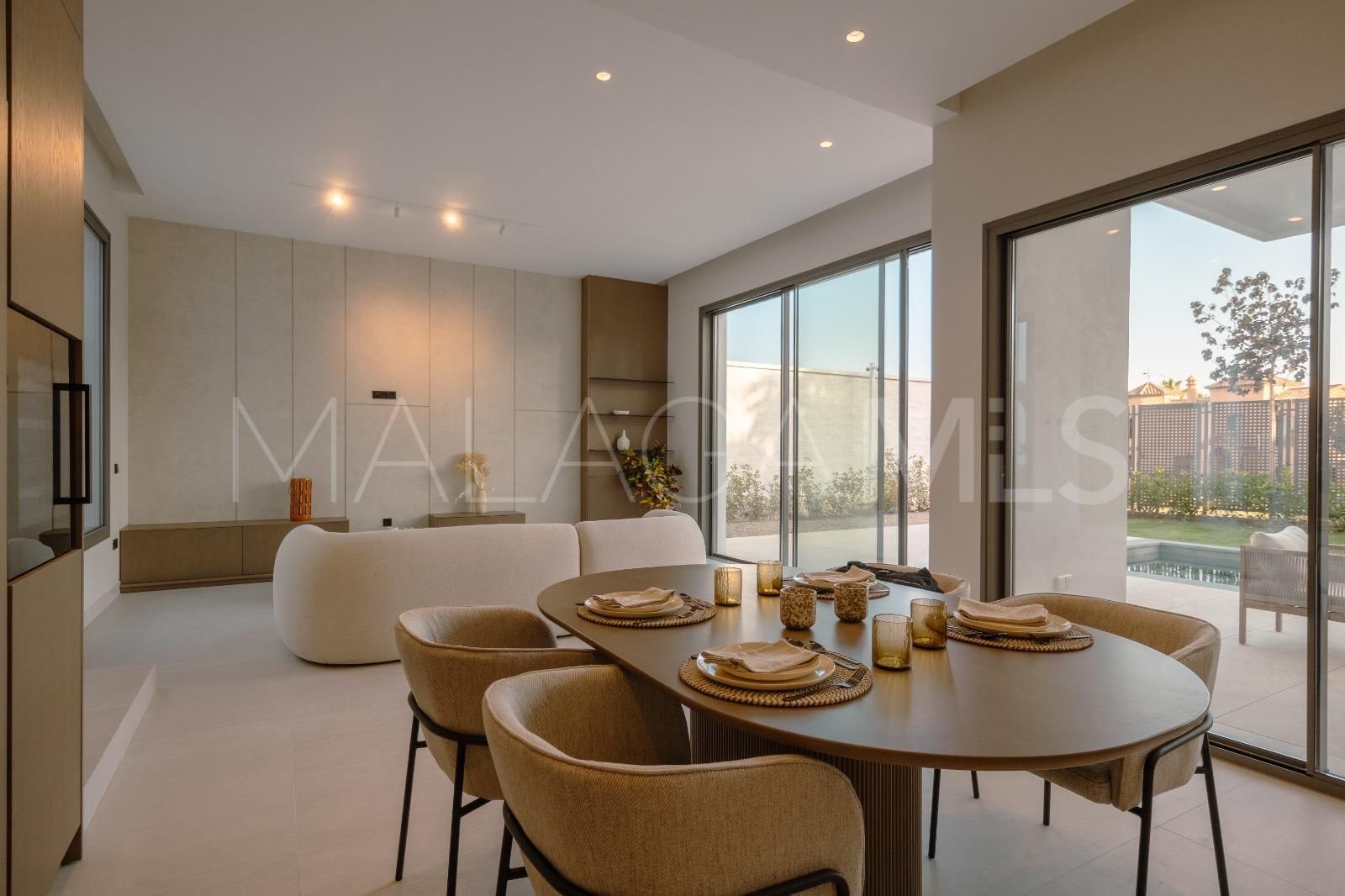 Maison for sale in Estepona Est