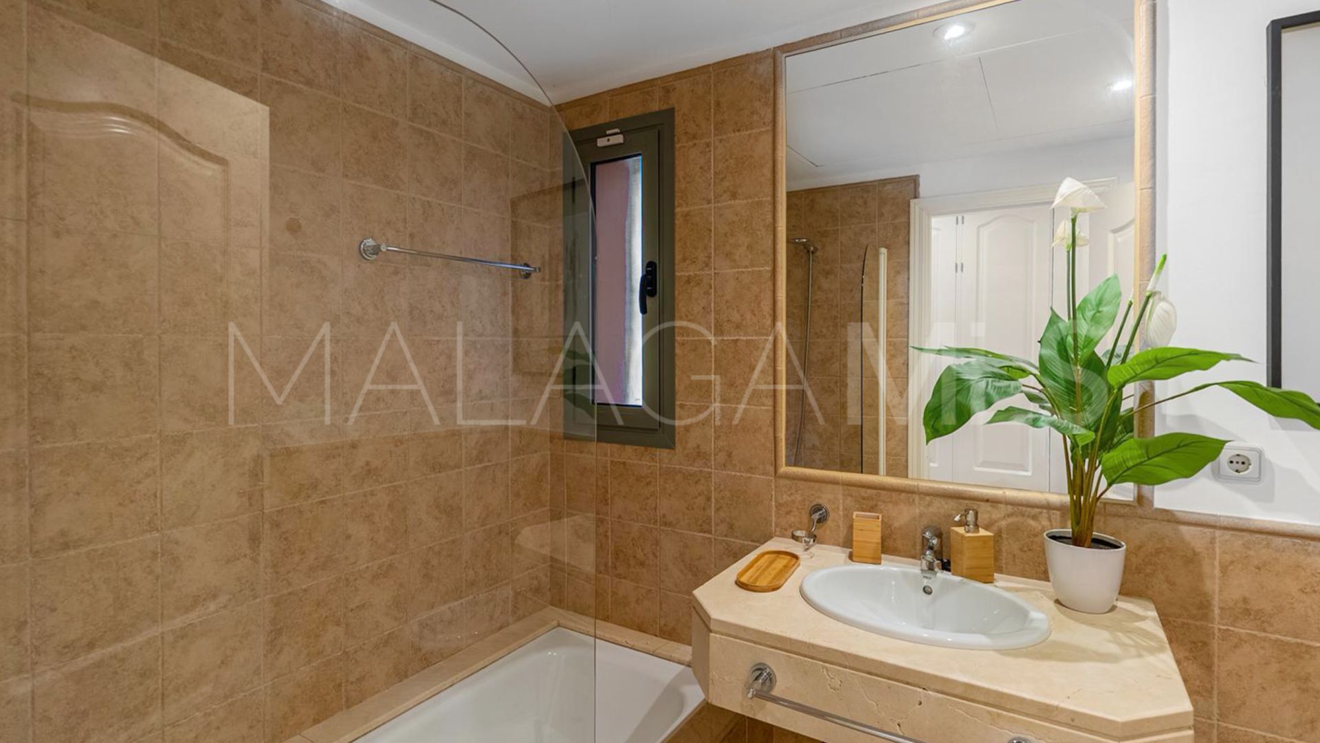 Buy apartamento planta baja in Benatalaya