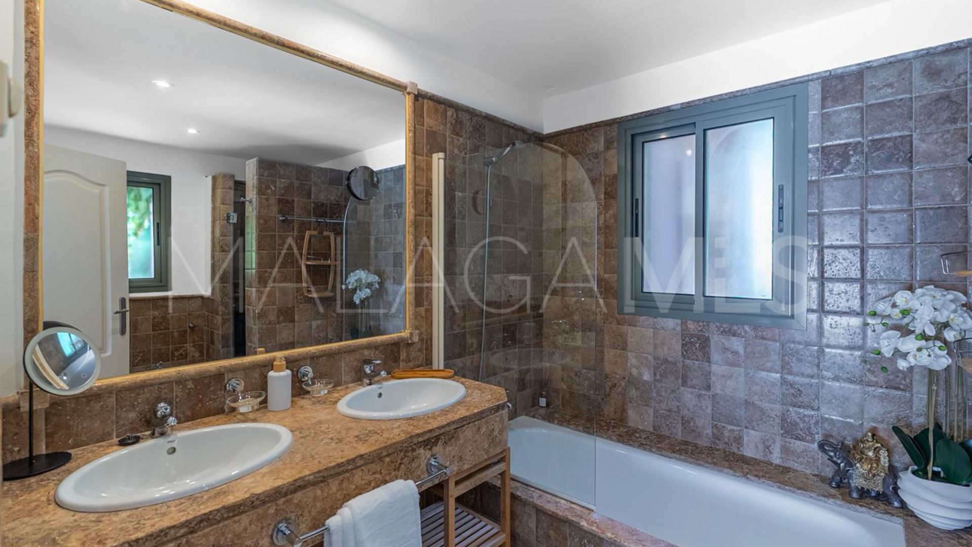 Buy apartamento planta baja in Benatalaya