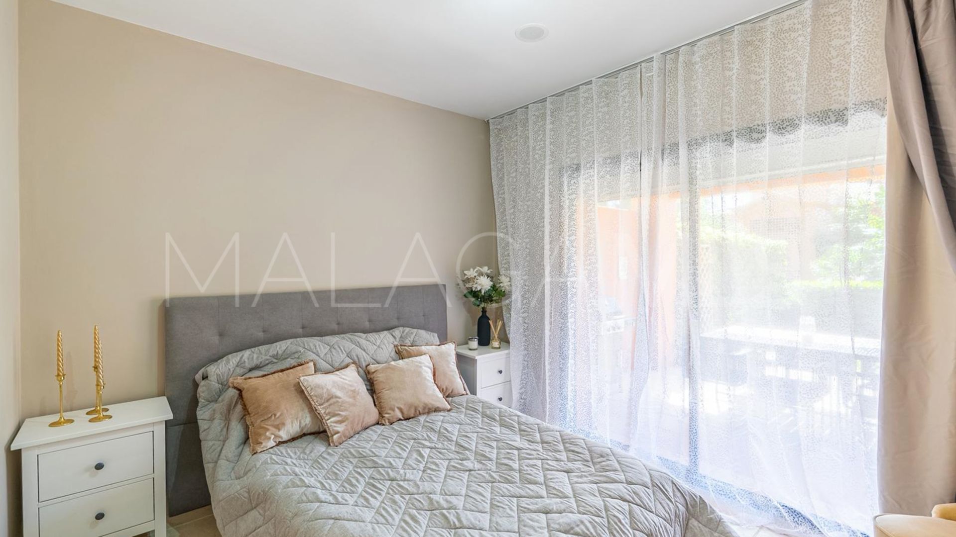 Buy apartamento planta baja in Benatalaya