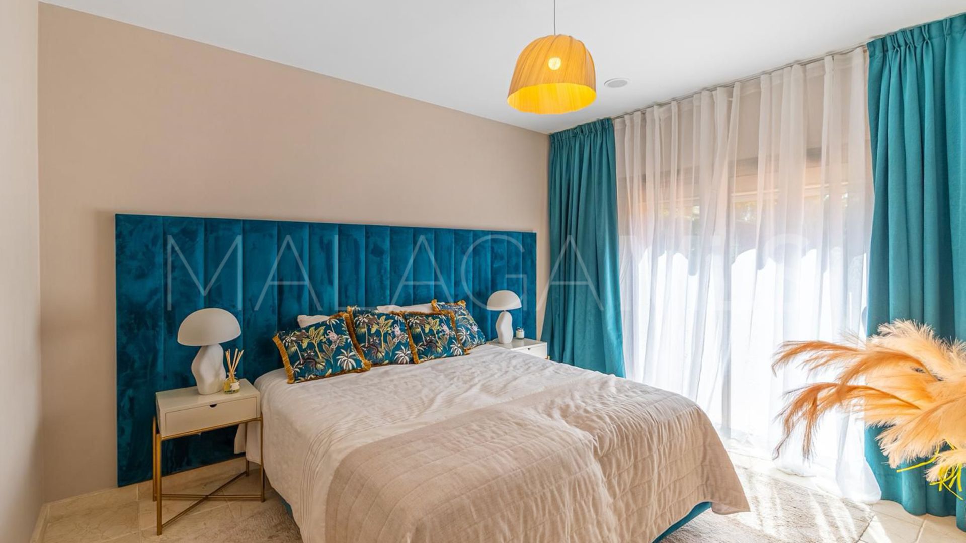 Buy apartamento planta baja in Benatalaya