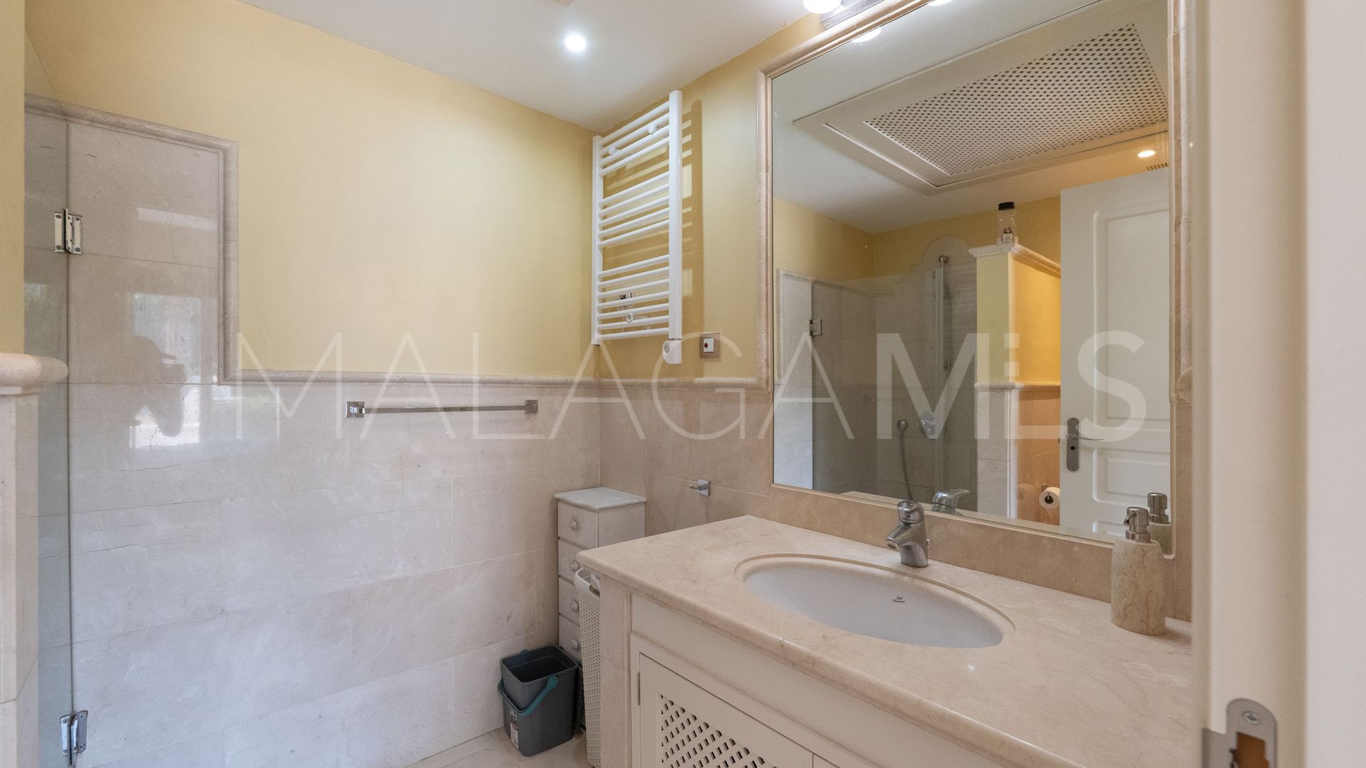 Radhus for sale in Mirador del Paraiso