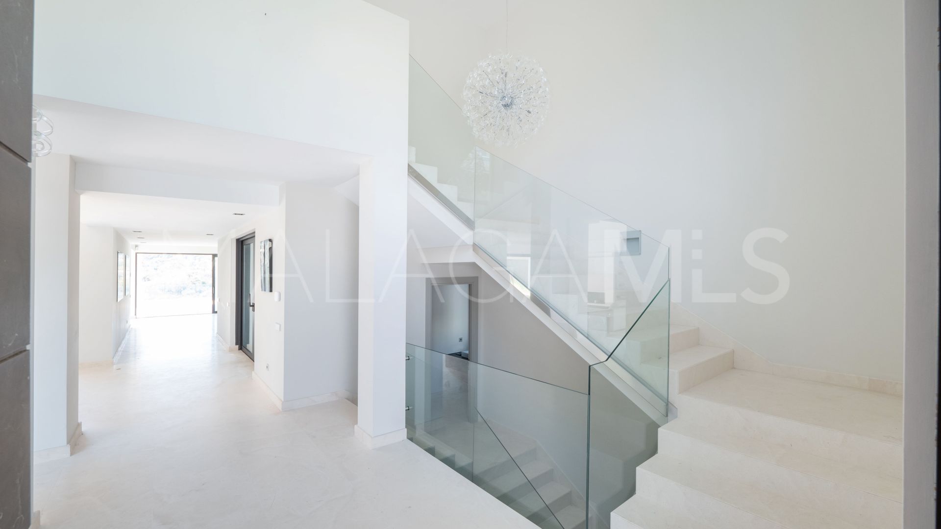 Se vende villa in Los Arqueros de 6 bedrooms