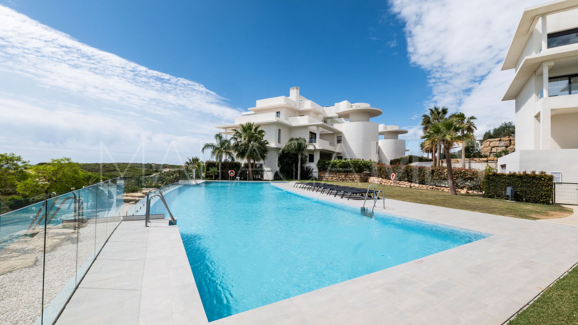 Maison de ville for sale in Casares Golf