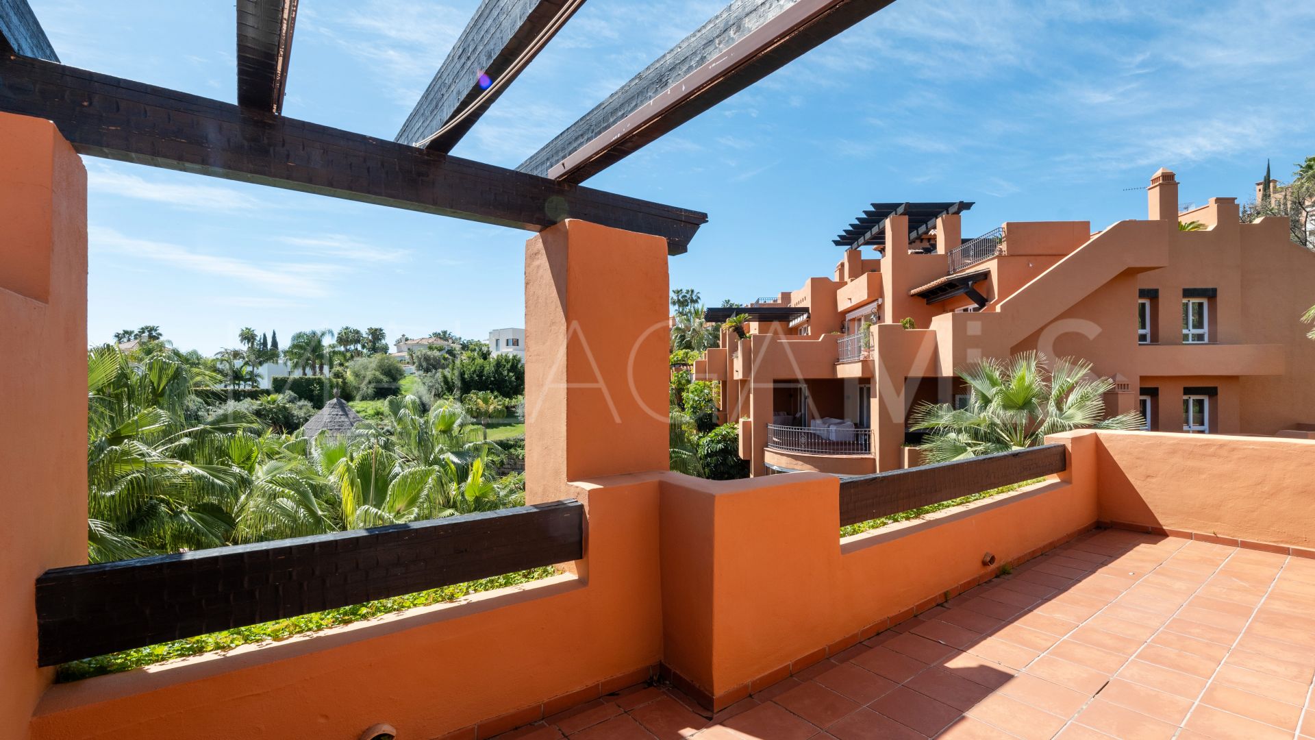 Atico duplex for sale de 2 bedrooms in Alminar de Marbella