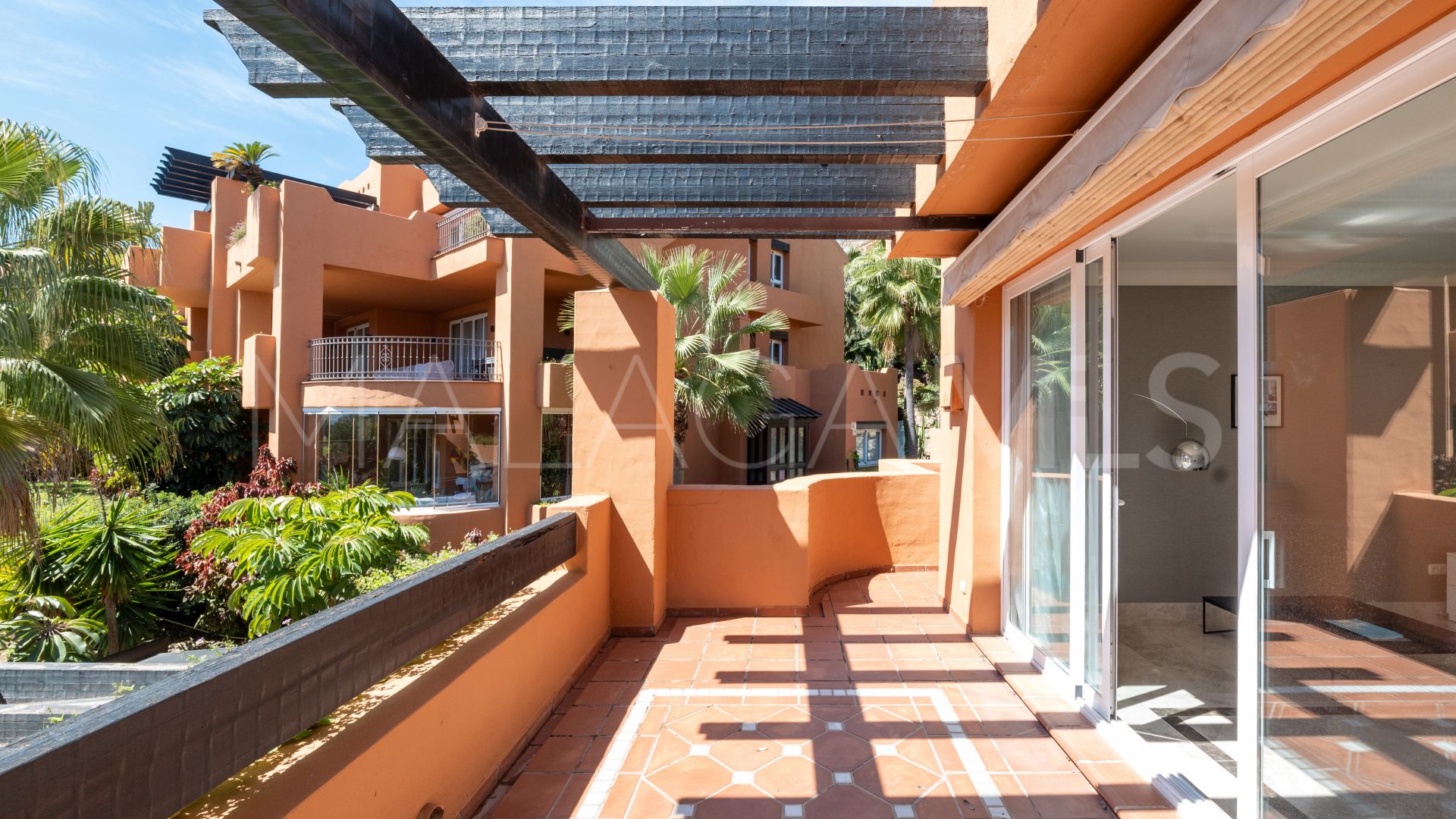 Atico duplex for sale de 2 bedrooms in Alminar de Marbella