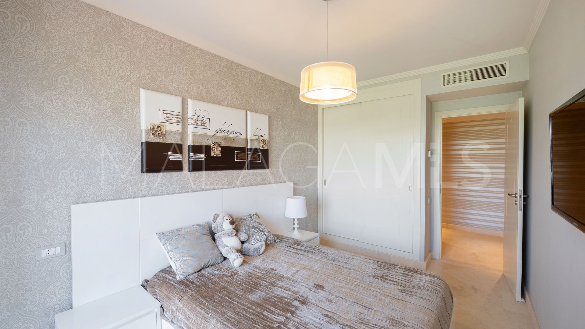 Buy apartamento in Guadalmina Baja with 3 bedrooms