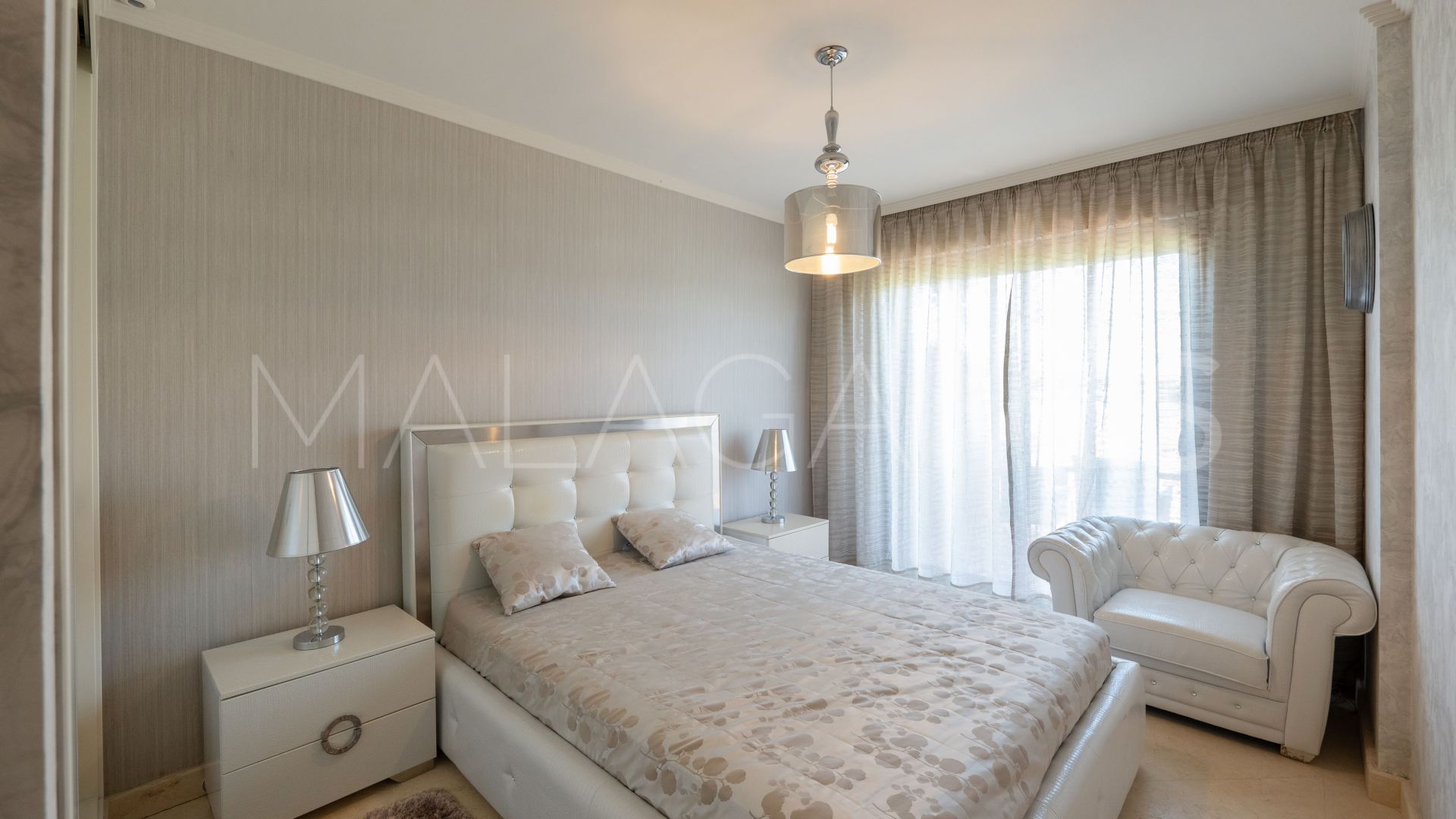 Buy apartamento in Guadalmina Baja with 3 bedrooms