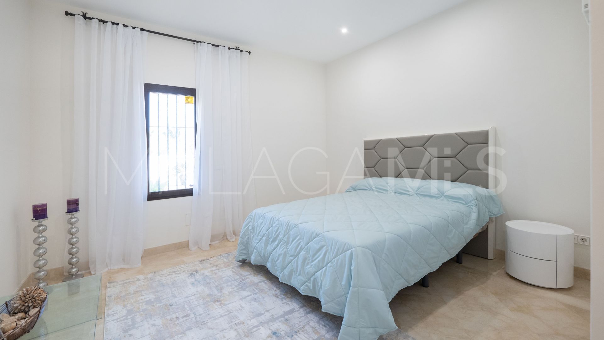 Buy villa in Los Arqueros