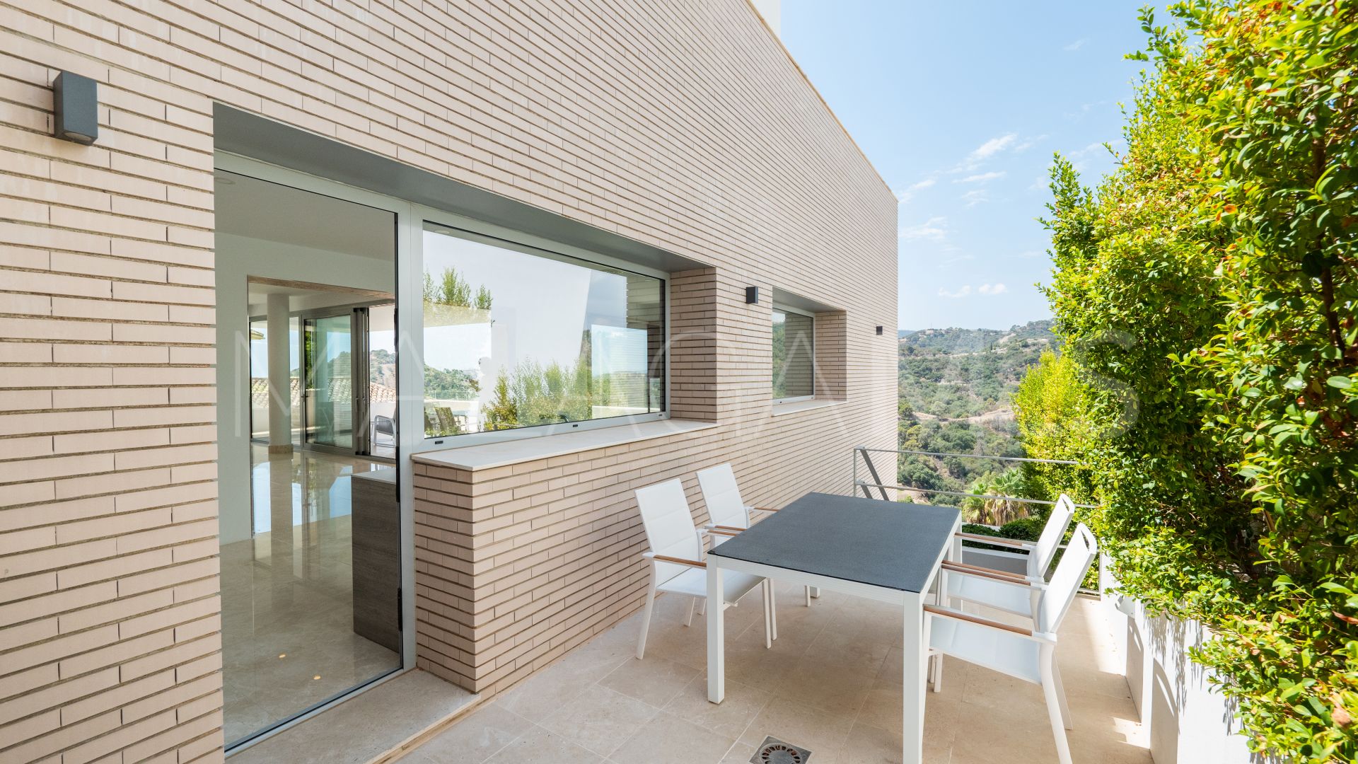 Villa a la venta in Los Arqueros with 6 bedrooms