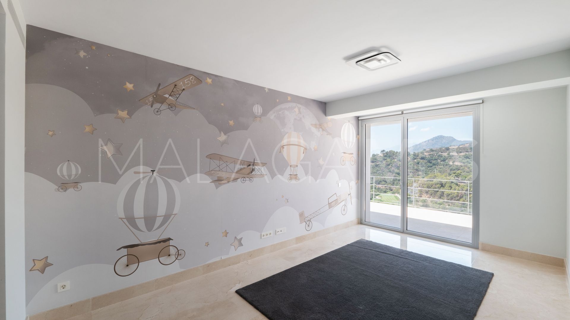 Villa a la venta in Los Arqueros with 6 bedrooms