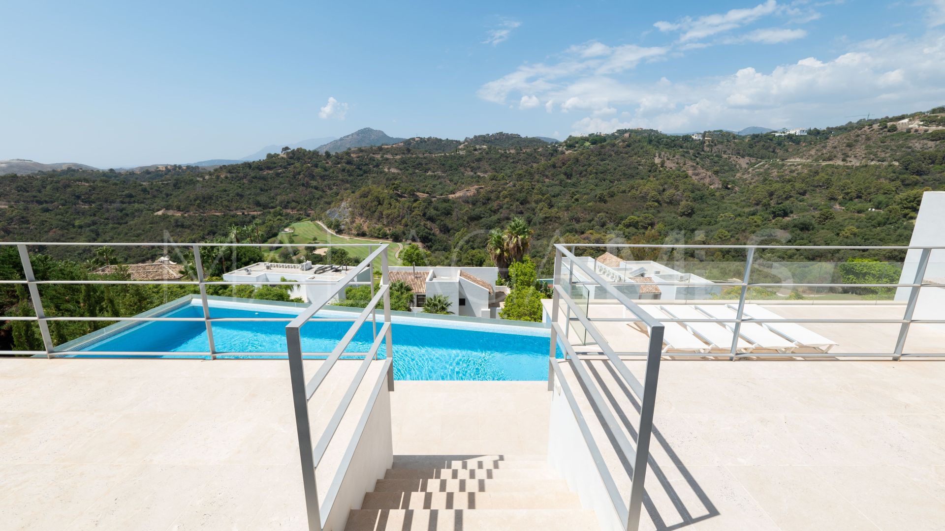 Villa for sale in Los Arqueros