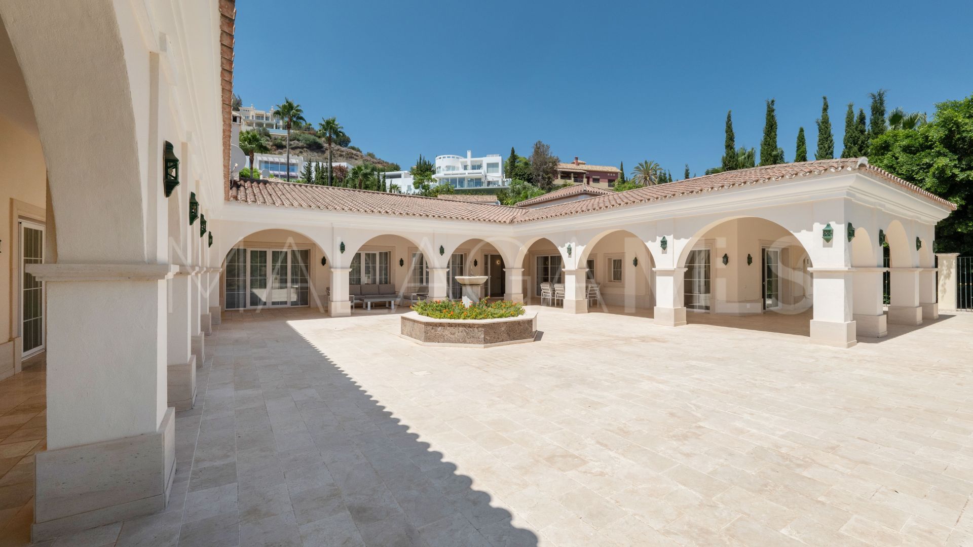 Villa for sale in Los Arqueros