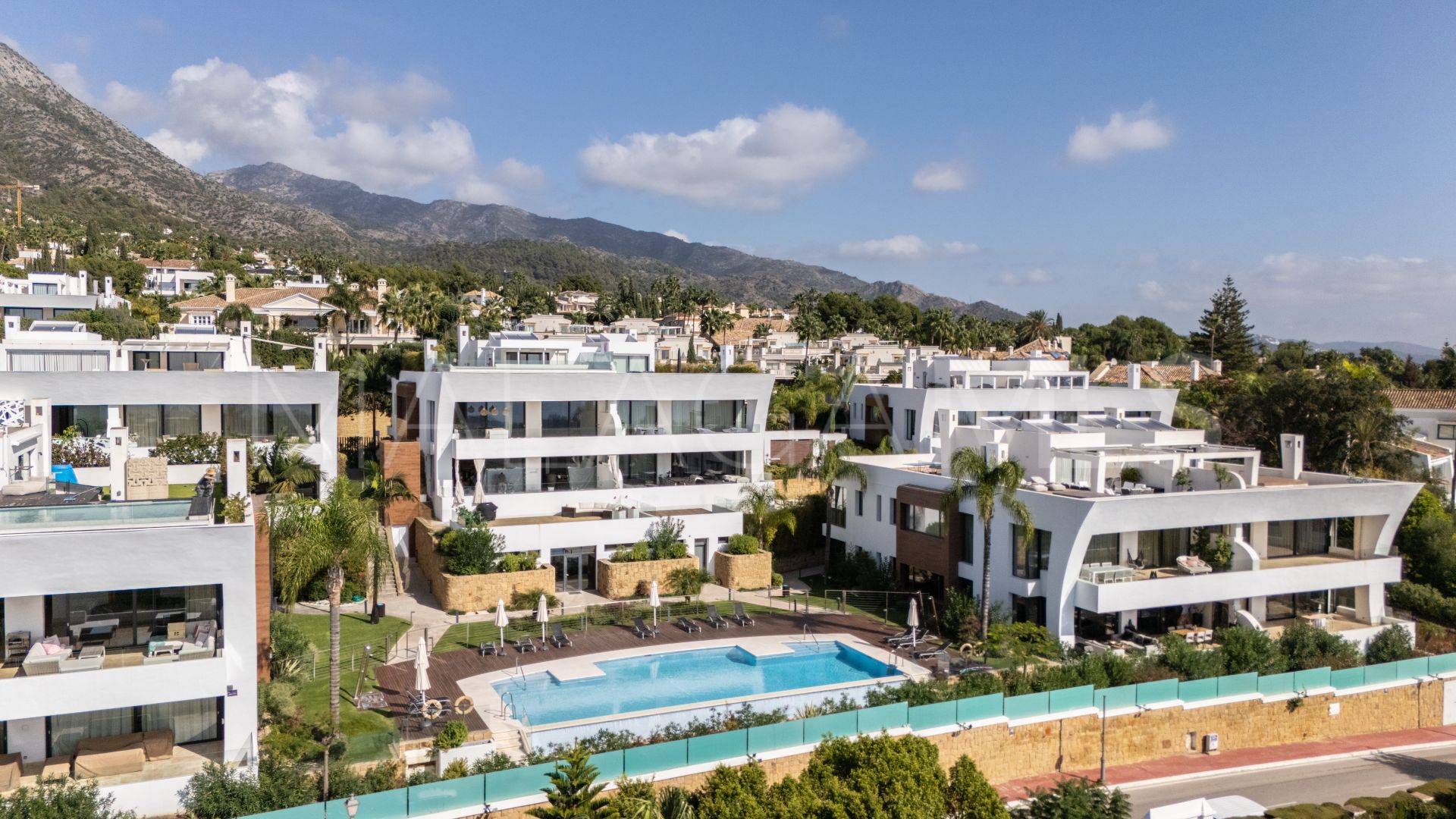 Duplex penthouse in Reserva de Sierra Blanca for sale